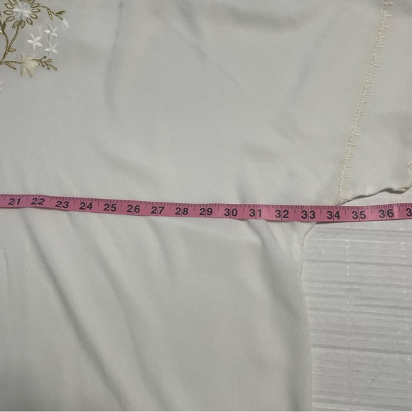 Coleen Lopez top EUC size 2X cream color w/ gold and white embroidery - Picture 11 of 11